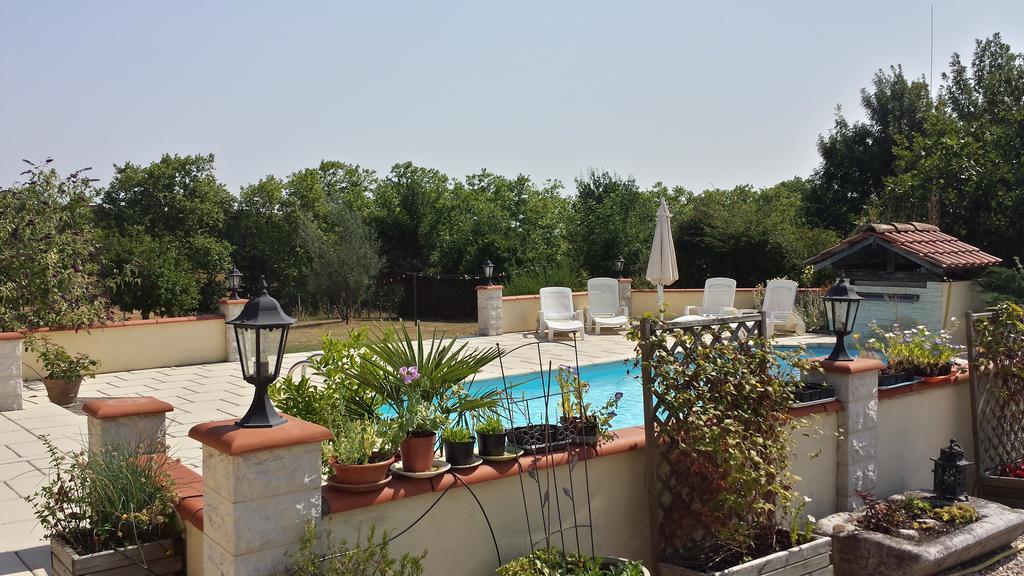 Bed and Breakfast Les Tilleuls Saint-Pe-Delbosc Экстерьер фото